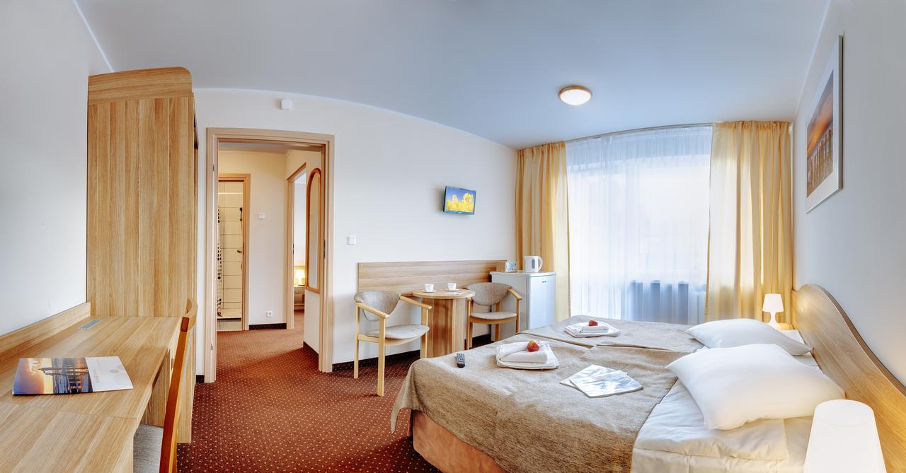 Osrodek Wypoczynkowy Varsowia Hotel เมียนซีวอเจีย ภายนอก รูปภาพ