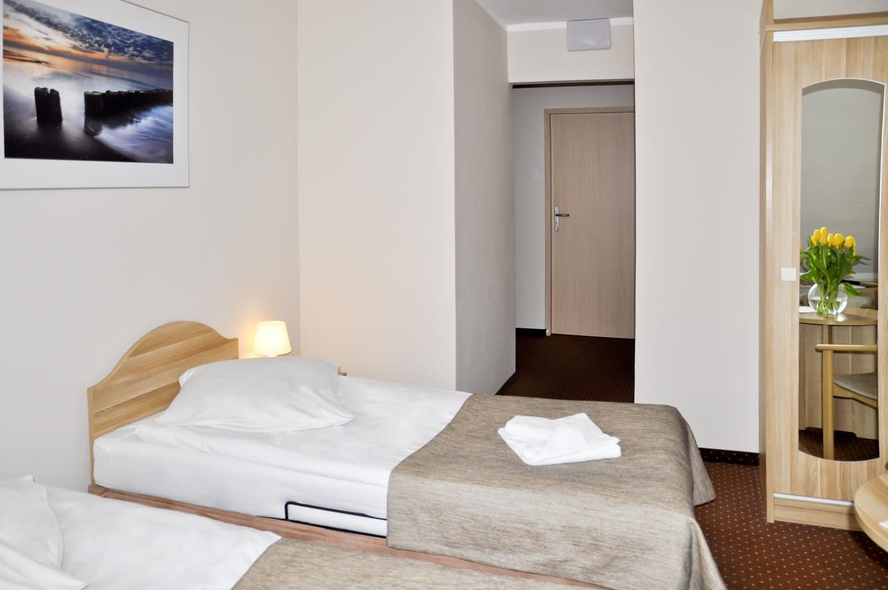 Osrodek Wypoczynkowy Varsowia Hotel เมียนซีวอเจีย ภายนอก รูปภาพ